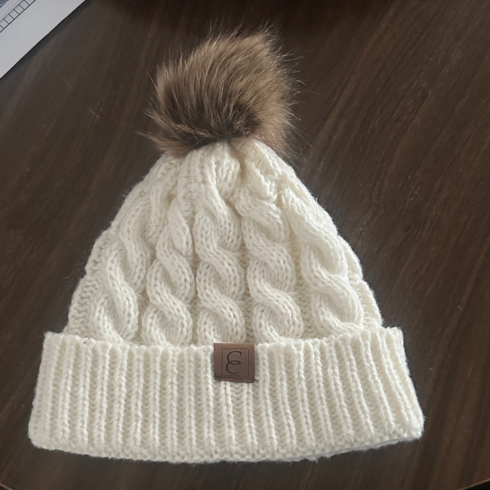 Cozy Knit Pom-Pom Beanie- White Cream